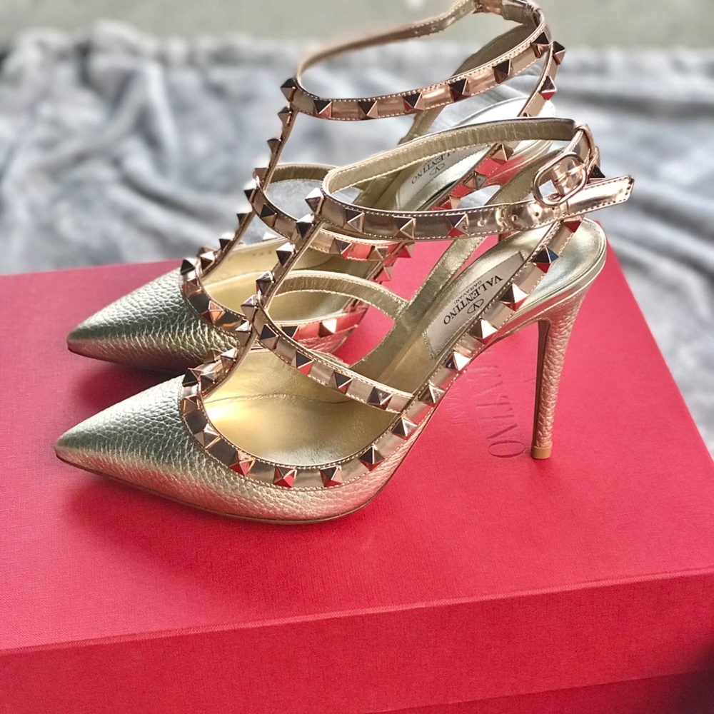 Valentino Rockstud Pumps - Picture 7 of 16